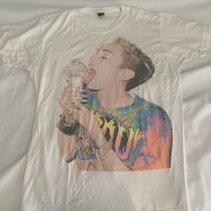 Miley Cyrus Bangerz Tour Merch
